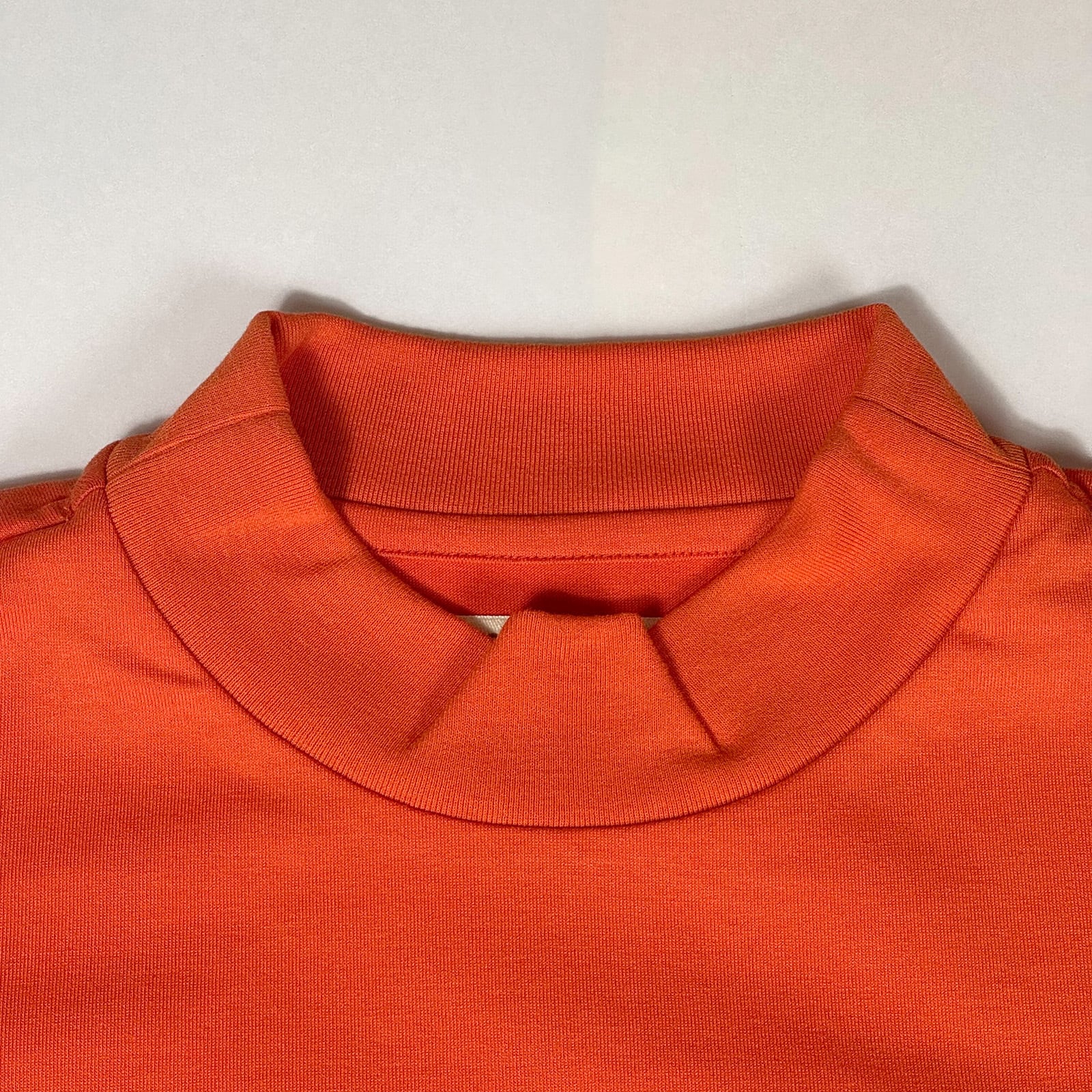 WOMENS】COLLEGE LOGO RELAX MOCK NECK TEE -ORANGE- | 8G SHOOT WEBSTORE
