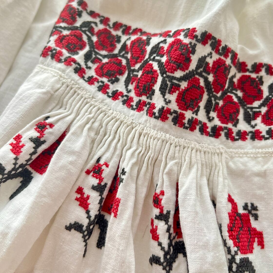 ベルフラワー×ヴィンテージコットンのウクライナ刺繍ワンピース  