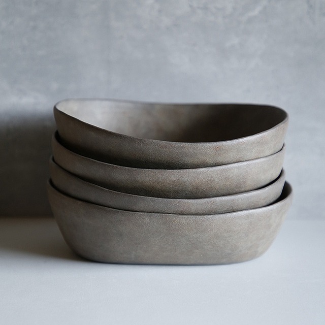 オーバルボウル（錆色化粧）