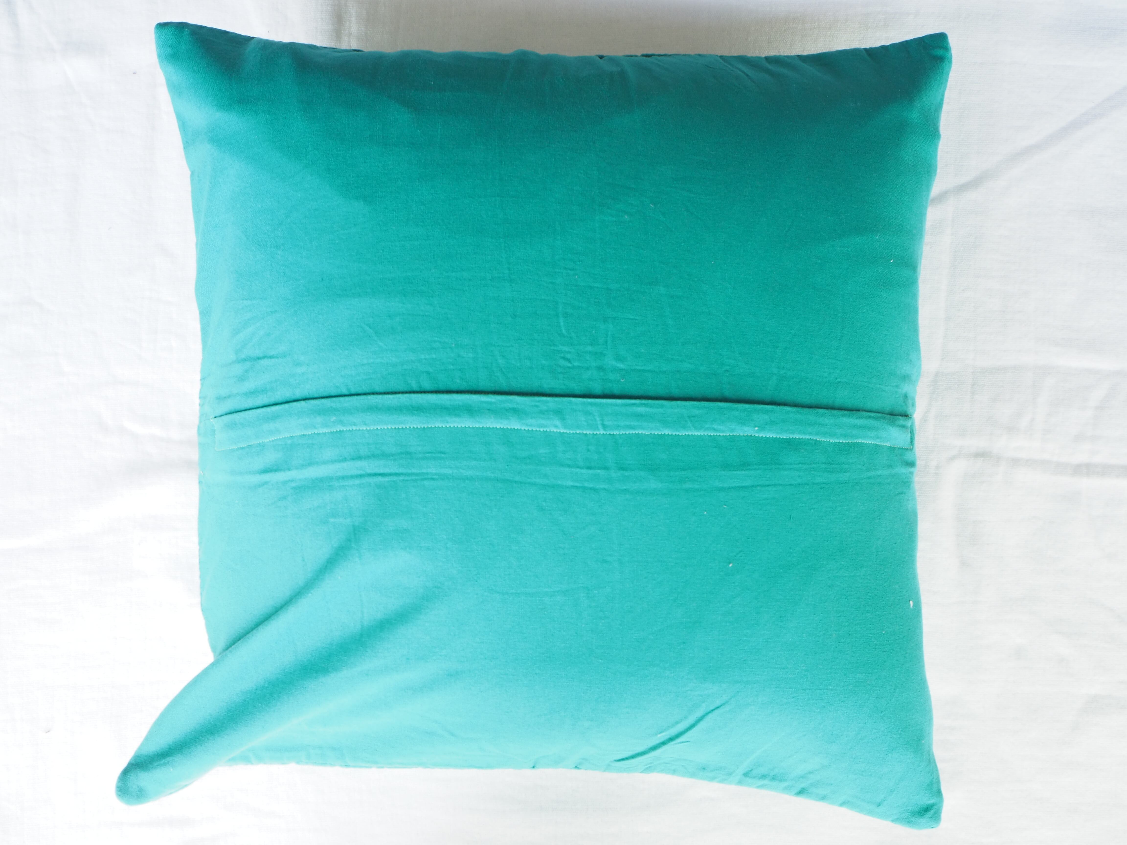 クッションカバー nomad 北欧スタイルのインテリアに似合うプトラック（Pitrak）モチーフ