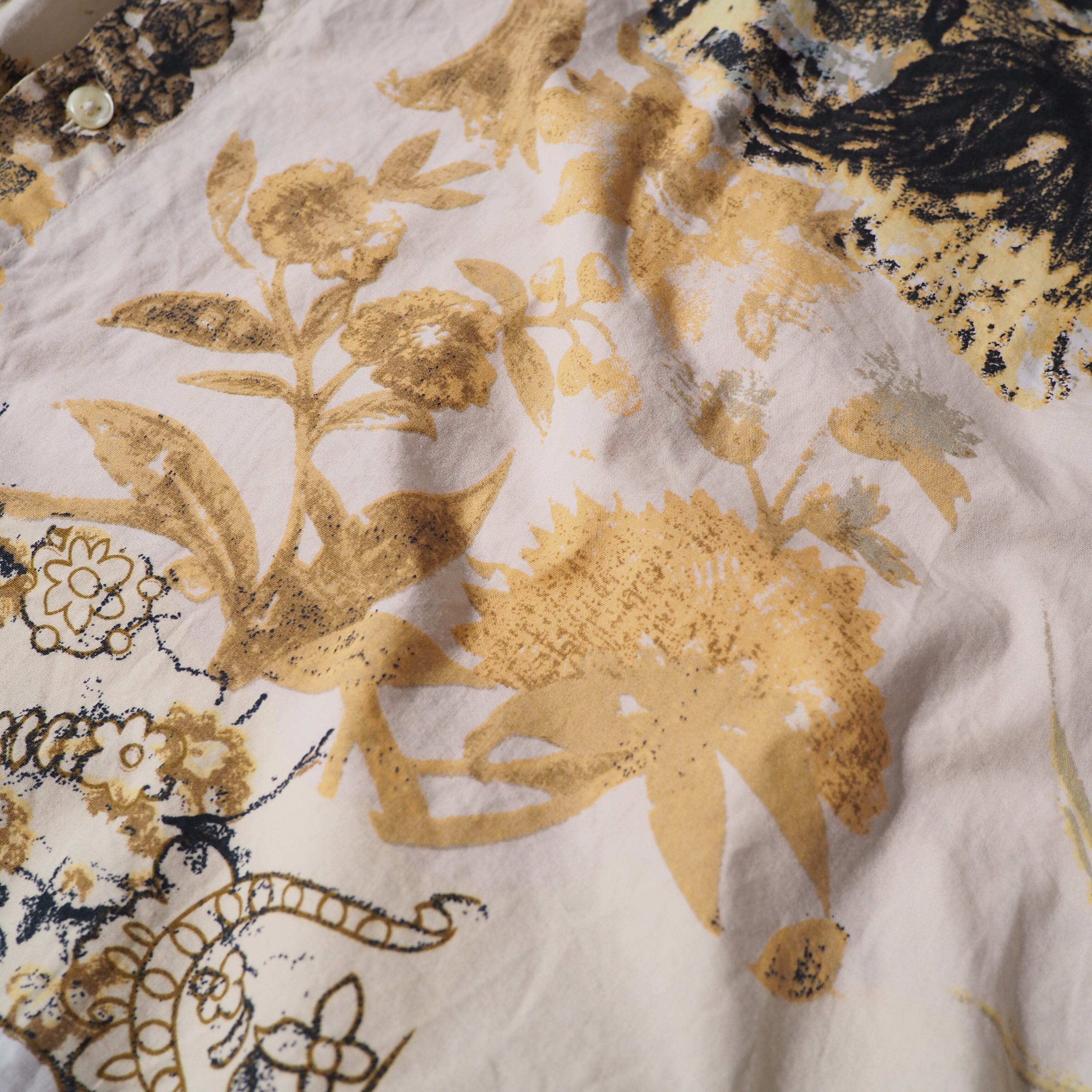 Modern retro flower printed pail tone cotton loose shirt