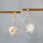水面に咲く睡蓮 －Gold & Silver－ | Water Lily Earrings