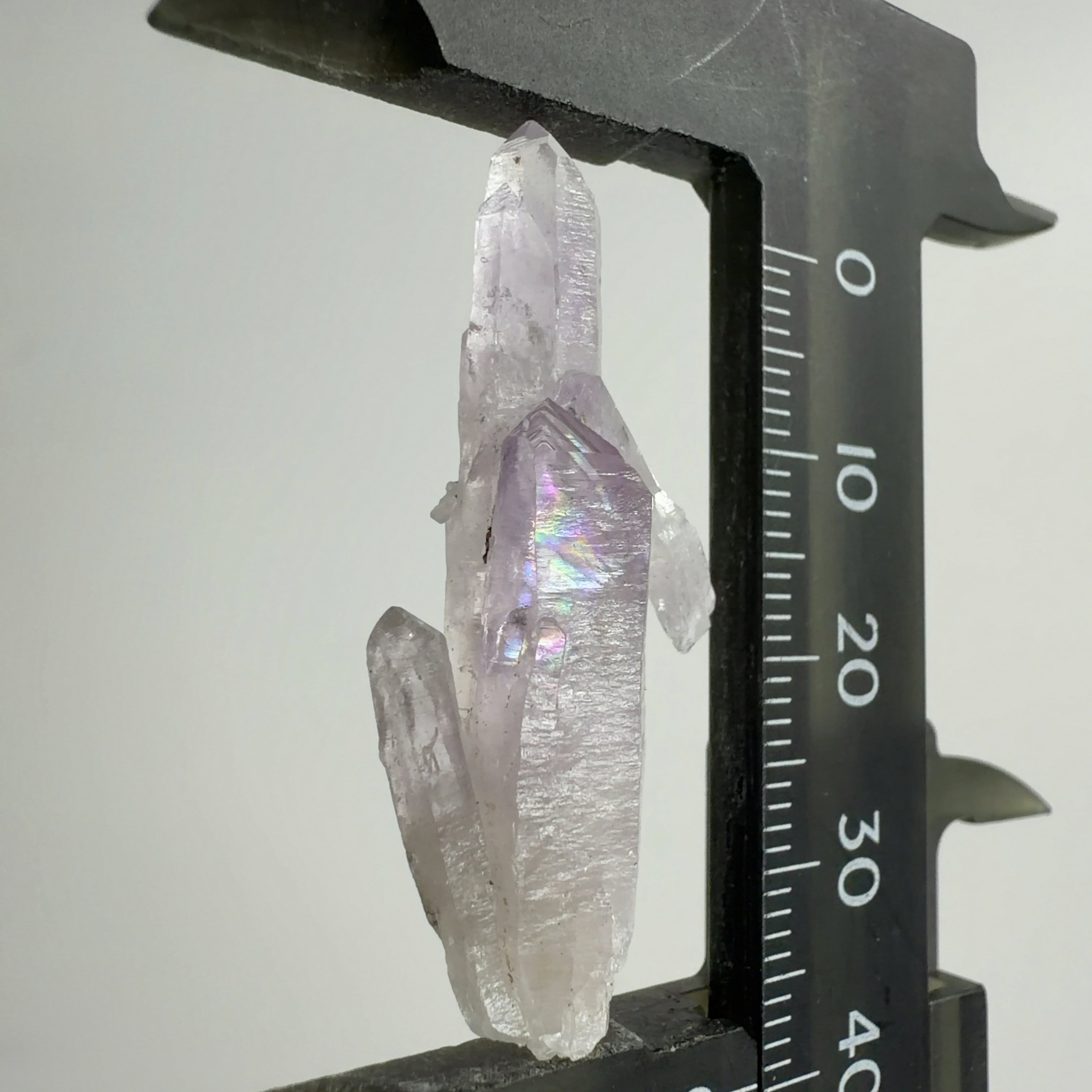 E33346】 バイカラーリチア雲母 レピドライト 原石 天然石 鉱物 リチア