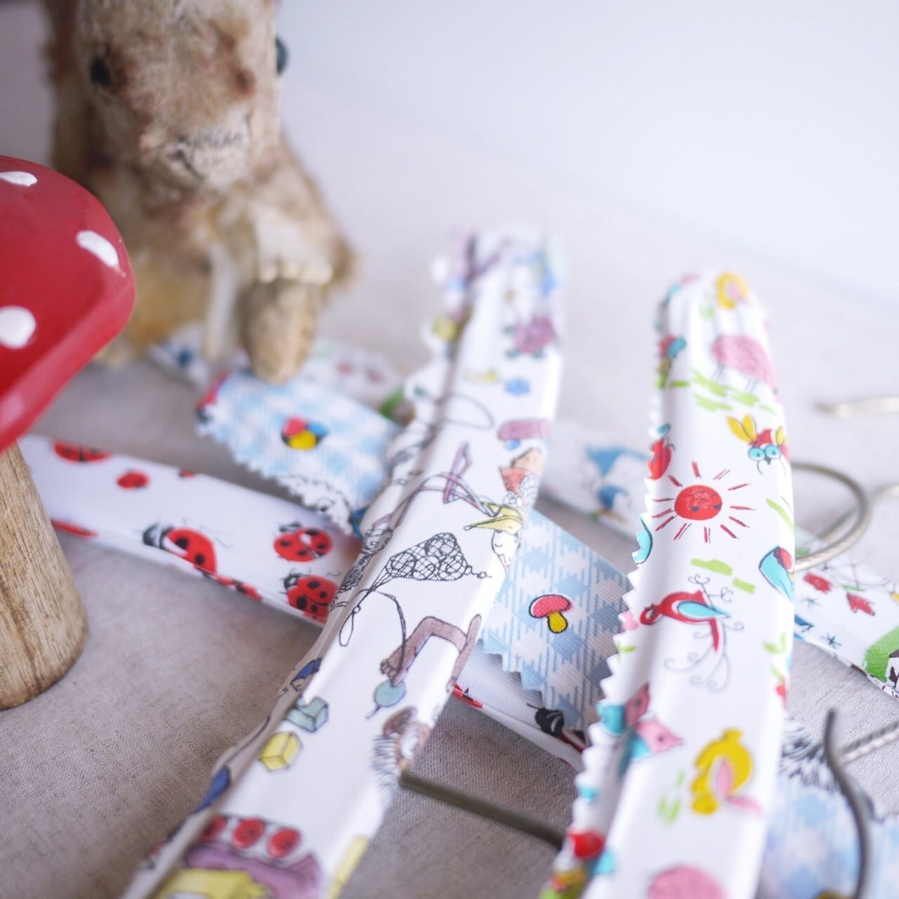 キッズハンガー レトロプリントビニール ドイツ