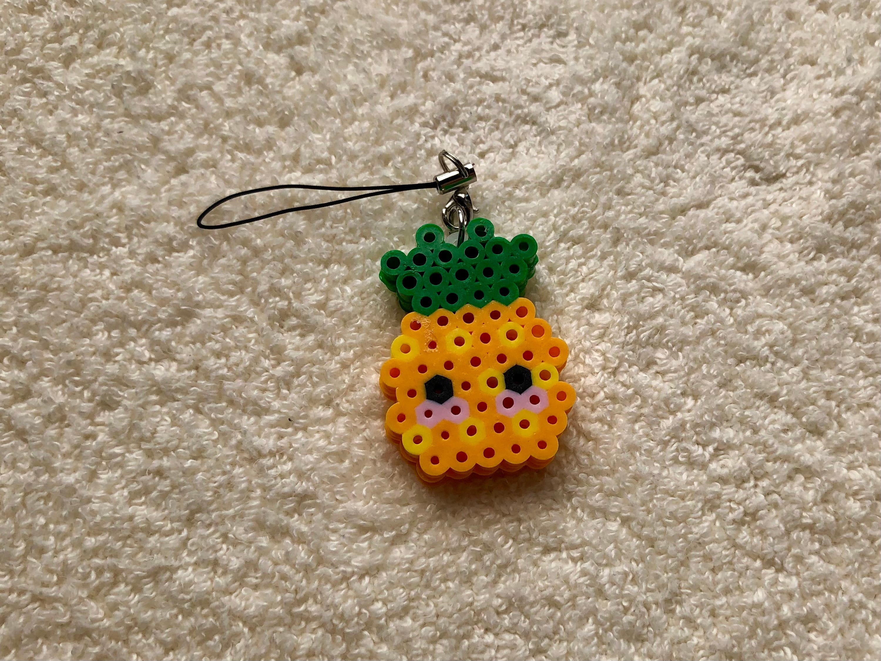 キーホルダー パイナップル アイロンビーズ ハンドメイド | funtime877