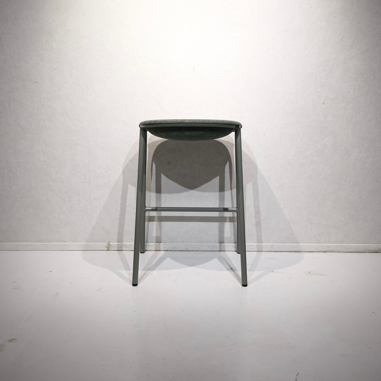 DeVorm デフォルム LJ4 PET Felt Counter Stool カウンタースツール ハイチェア カウンターチェア ハイスツール 椅子 チェア モダン 北欧 ミニマル