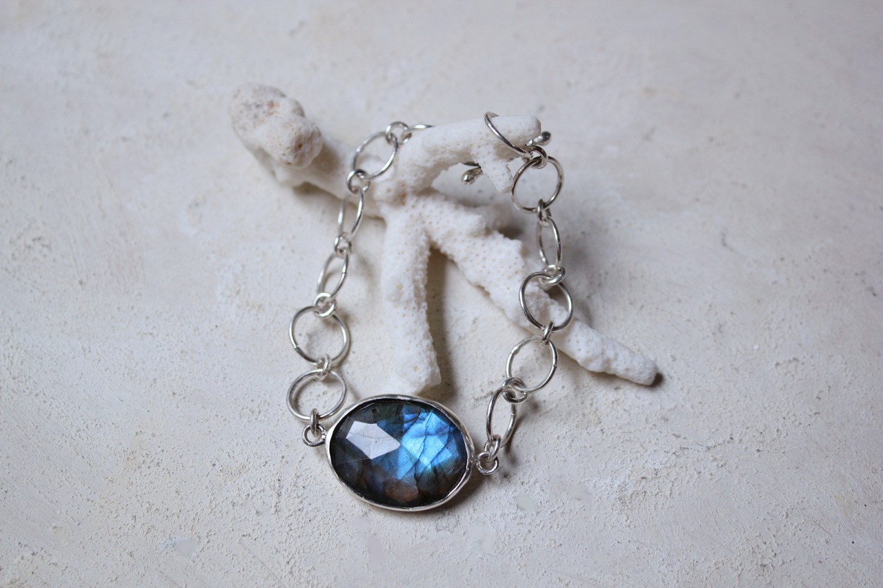 ラブラドライトのブレスレット　