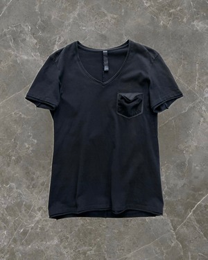 "wjk" leather pocket v neck t-shirt
