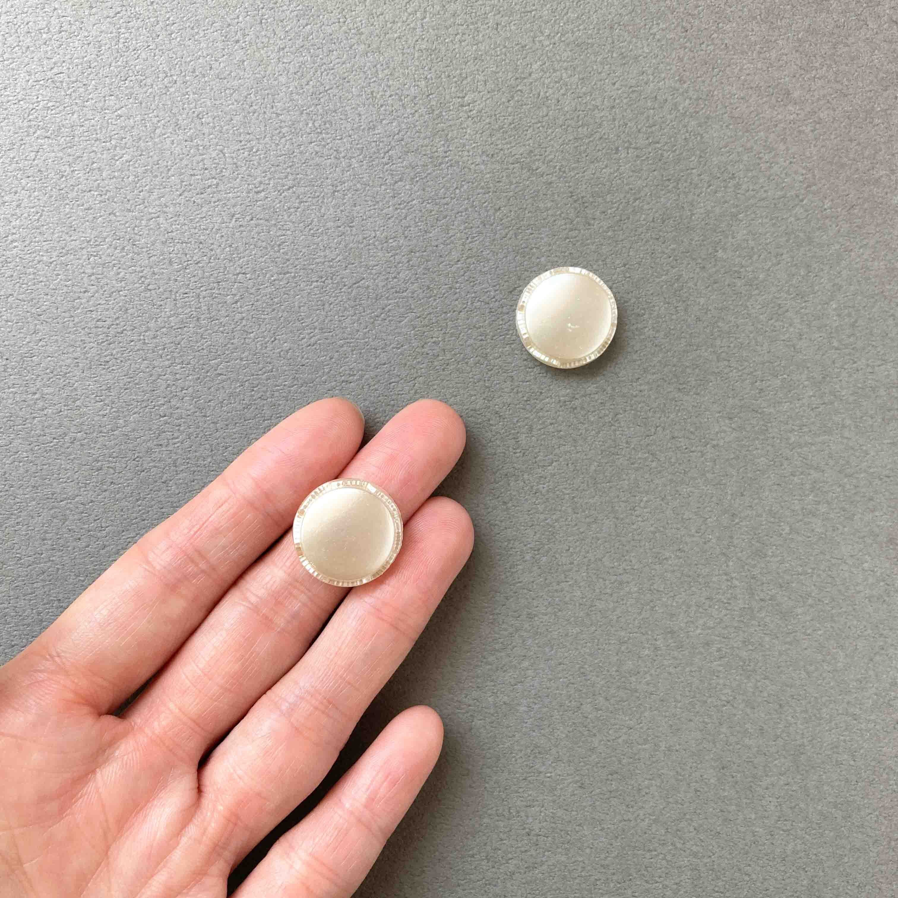 再入荷〉50'sパールコーティングラウンドカボション（シンプル/2p