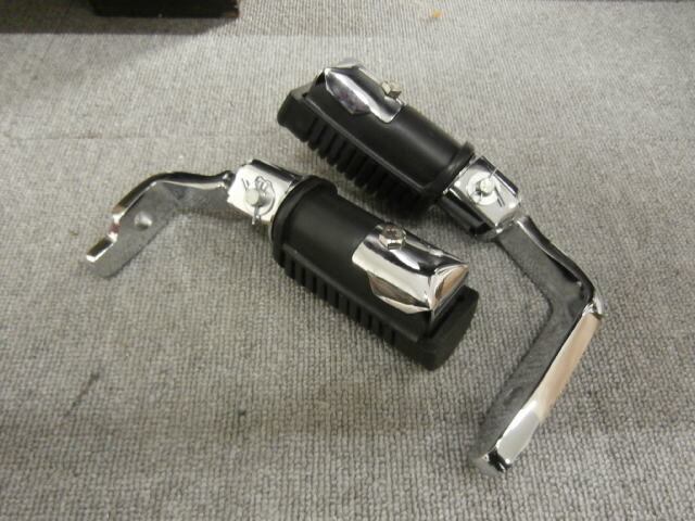 CB450 (PC05) フロントステップ (CB400T，CB250T，CB400N，CB250N，CM 