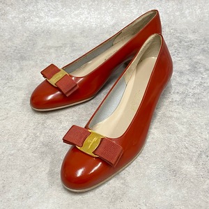 Salvatore Ferragamo フェラガモ ヴァラ パンプス レッド 7160-202205