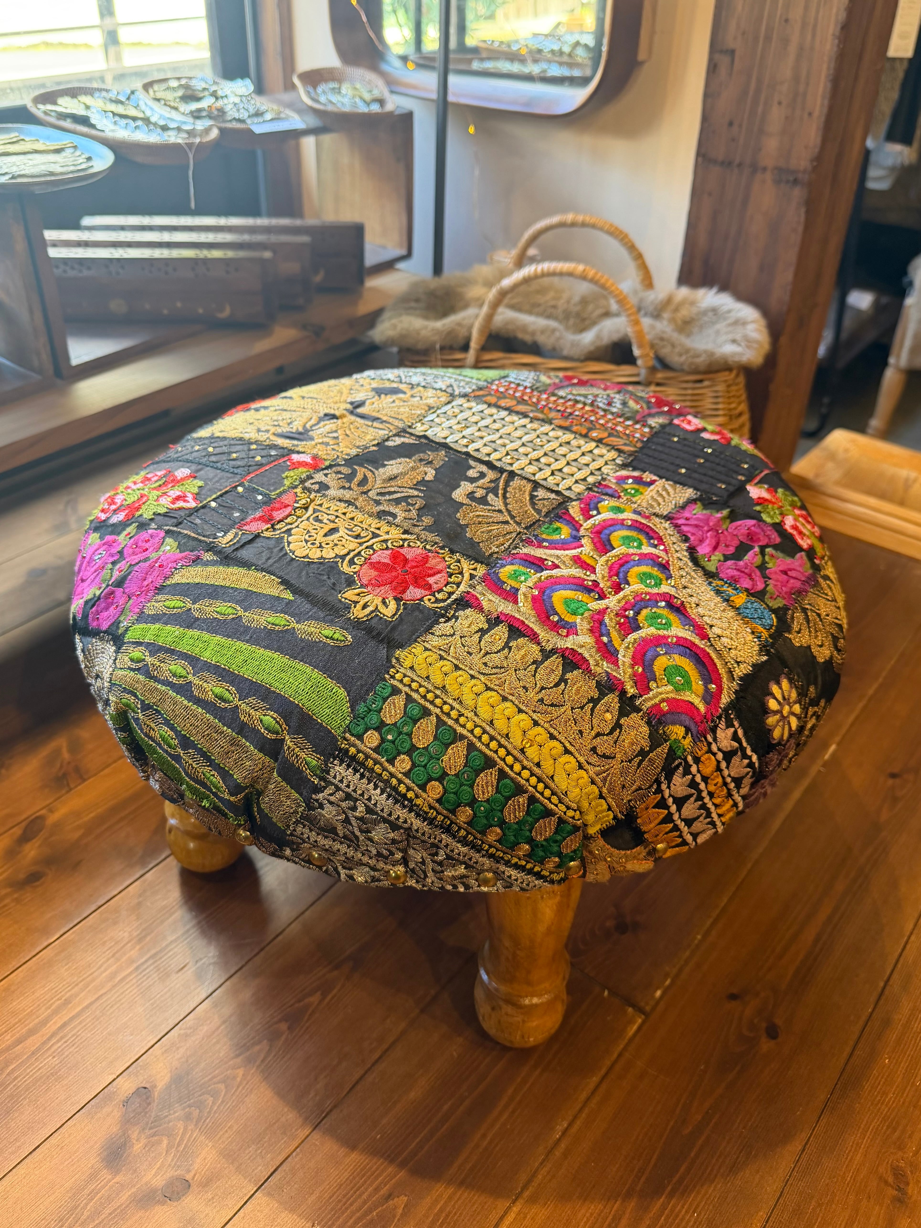 インドのパッチワークスツール BK3 (発送12/22以降)