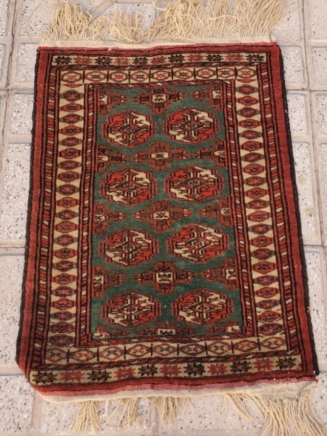 絨毯クエスト44【No.46】 ※現在、こちらの商品はイランに置いてあります。ご希望の方は先ずは在庫のご確認をお願いします。