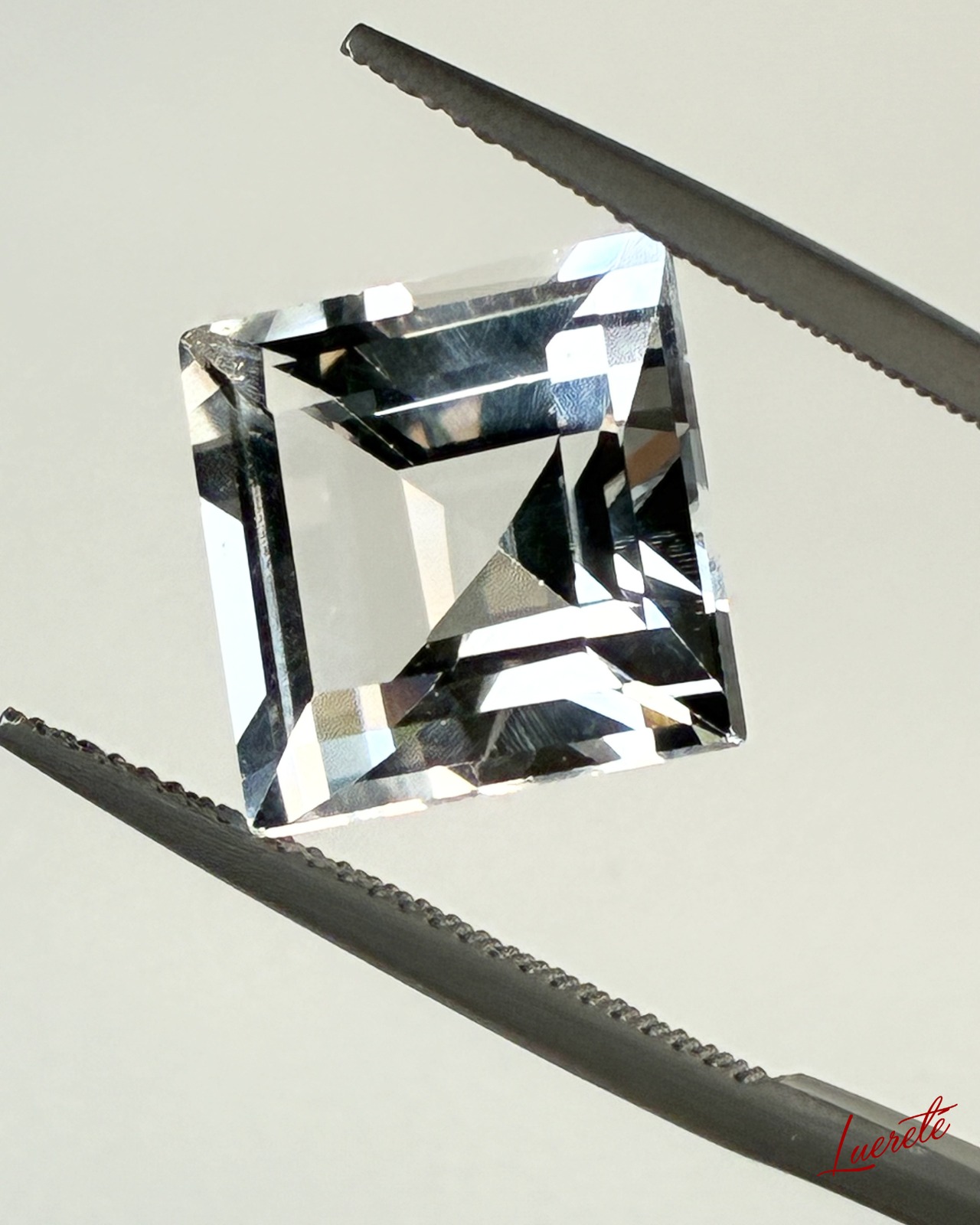 Natural White Topaz 13.35ct Square Cut Loose Gemstone 天然ホワイトトパーズ 13.35ct スクエアカット ルース【LE-0072】