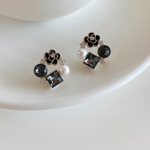 ブラックフラワーパールピアス A3342