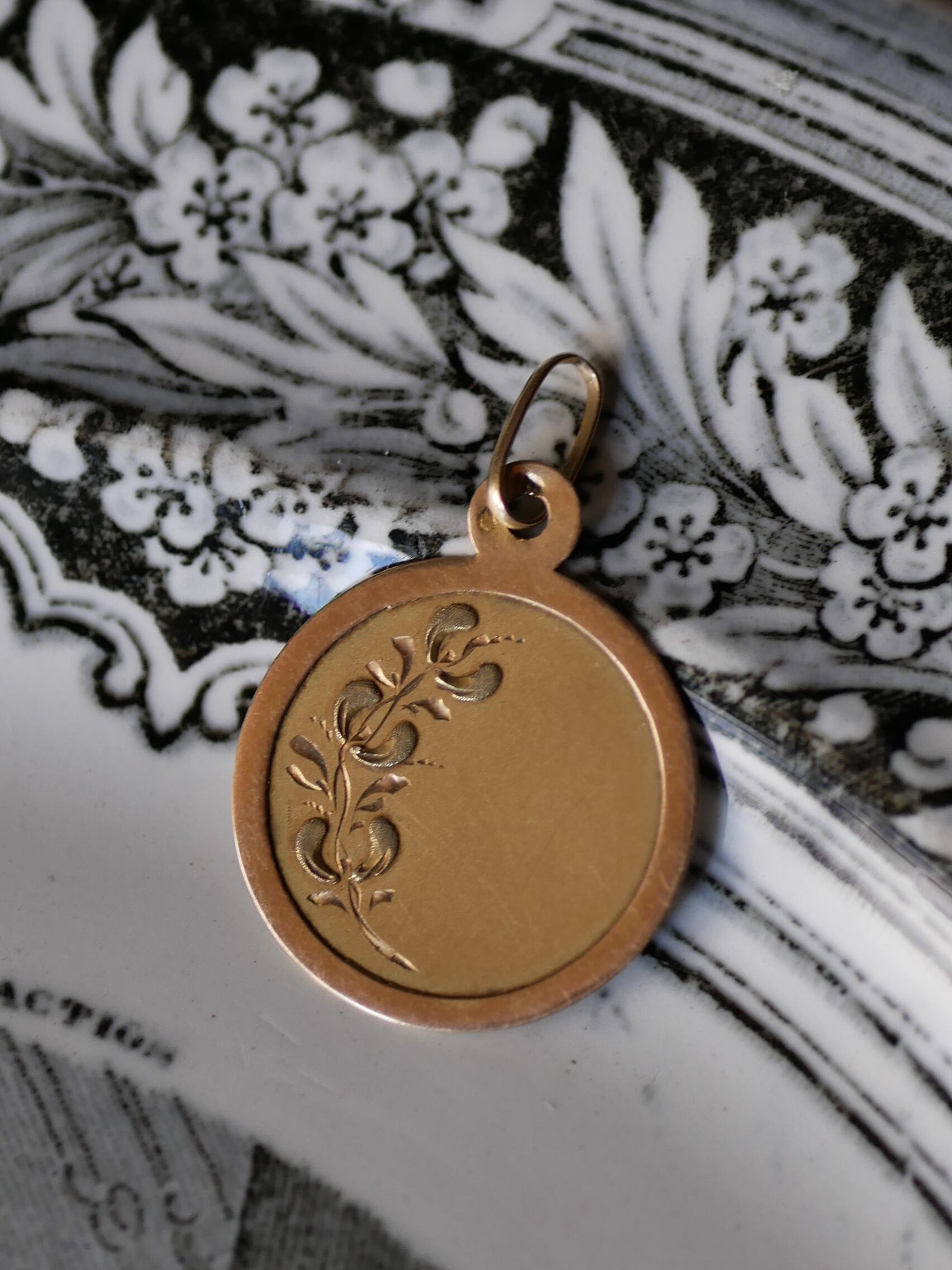 FN-08 宿り木 K18 ペンダントトップ フランスアンティーク ヤドリギ アンティーク