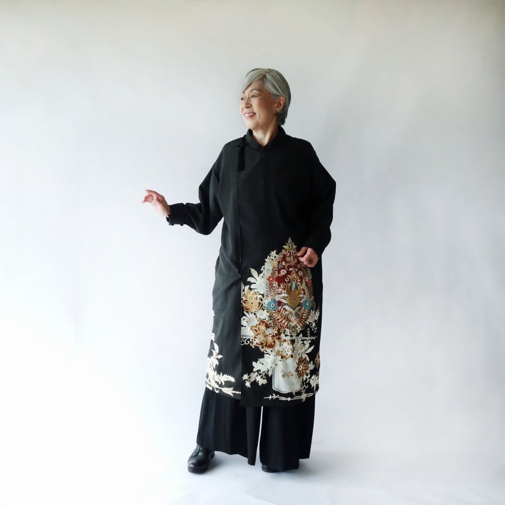 着物リメイク 黒留袖ワンピースコート 正倉院柄 タッセル飾り | 和遊