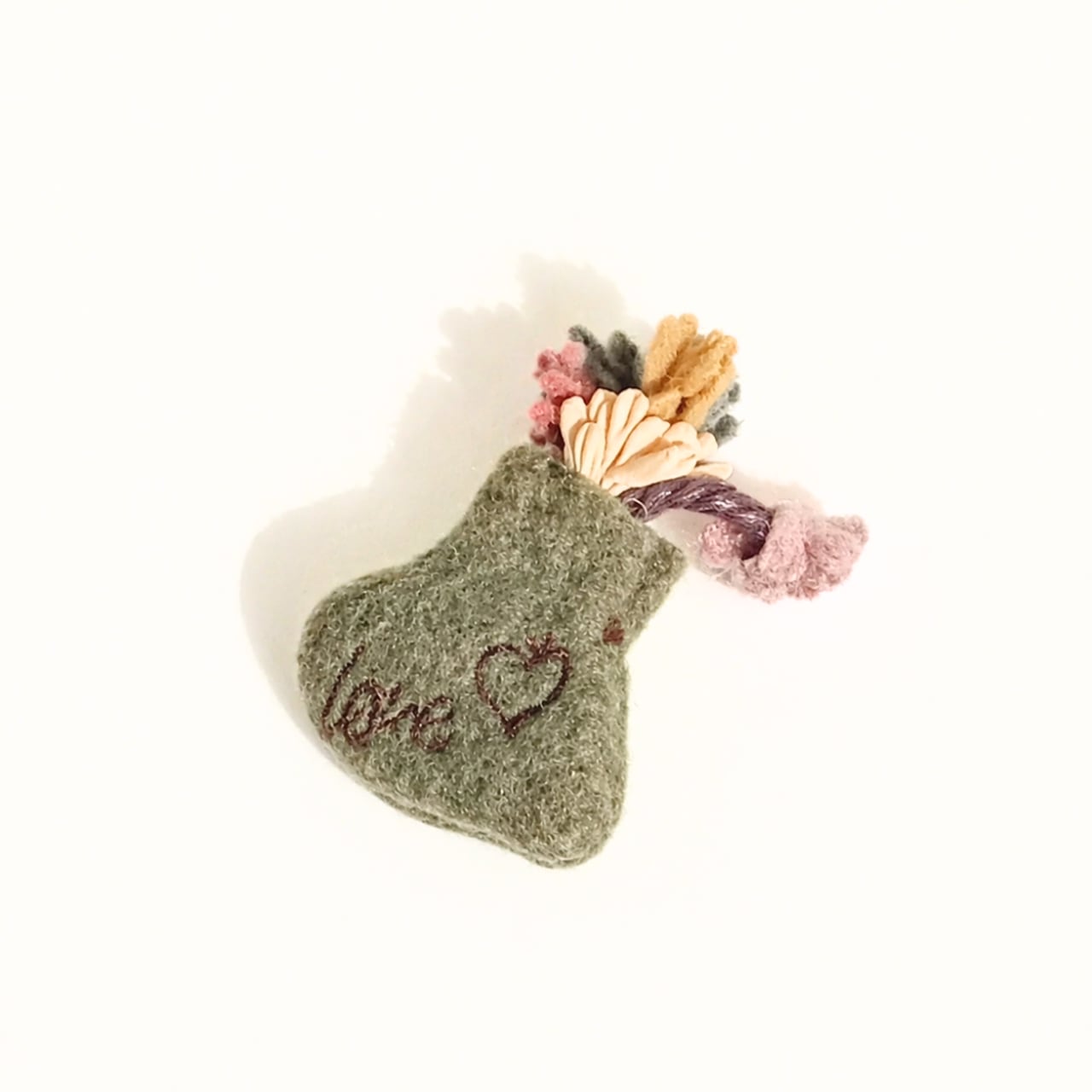 【closet meii】刺繍フラワー ブローチ