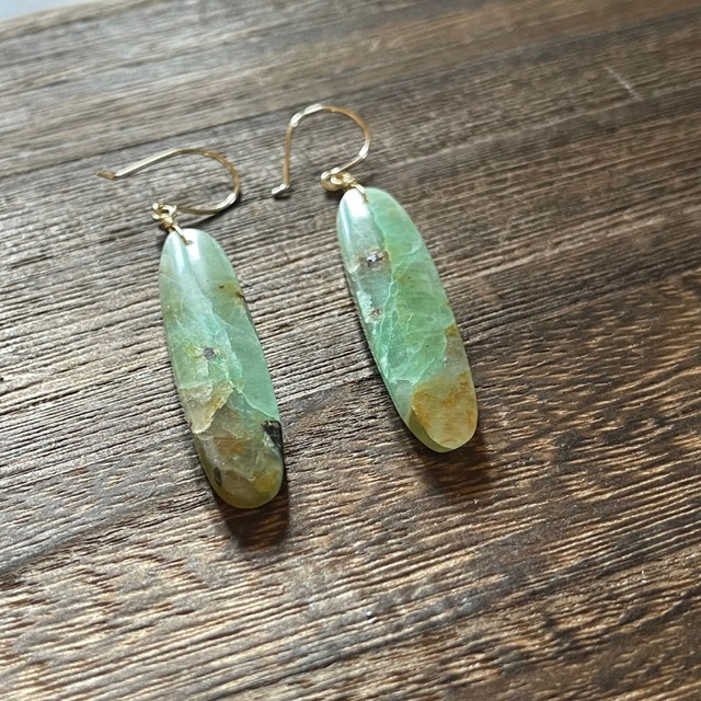 クリソコラの大粒オーバルピアス　2203002