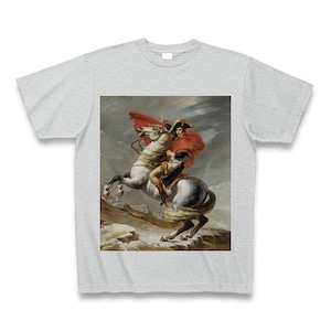 サン・ベルナール峠を越えるナポレオン・ボナパルト（ジャック＝ルイ・ダヴィッド ）：厳選名画Tシャツコレクション（グレー・絵画大）