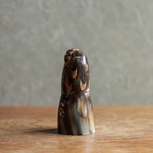 水牛の角で作られたフクロウ 16