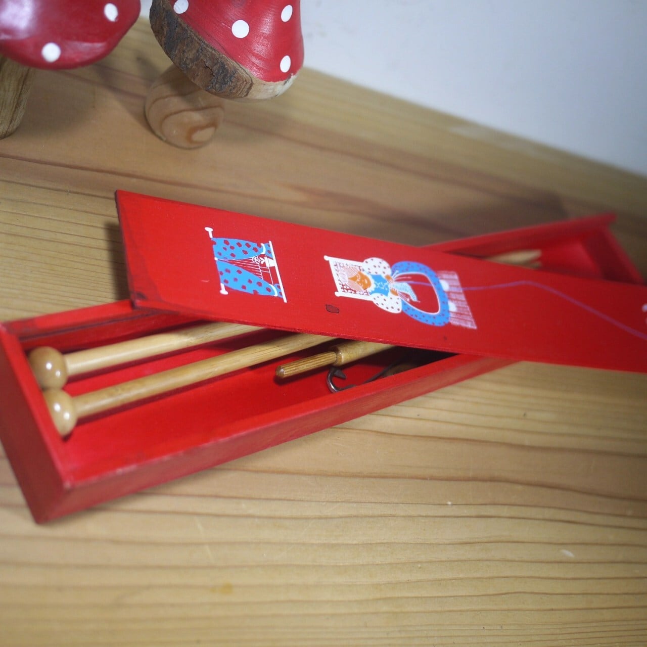 編み針入れ 木製ボックス赤 輪編み ドイツ