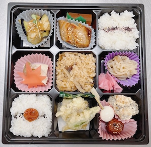 【テイクアウト用】仕出し弁当：1,080円：9個仕切り