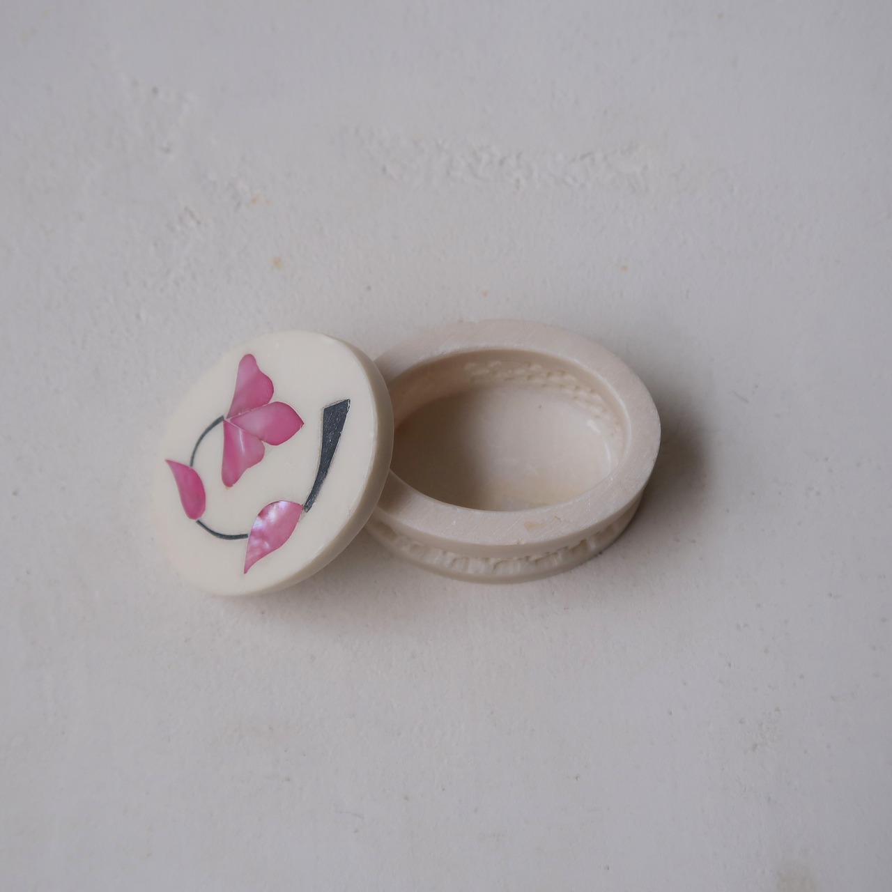 ピンクのお花のケース