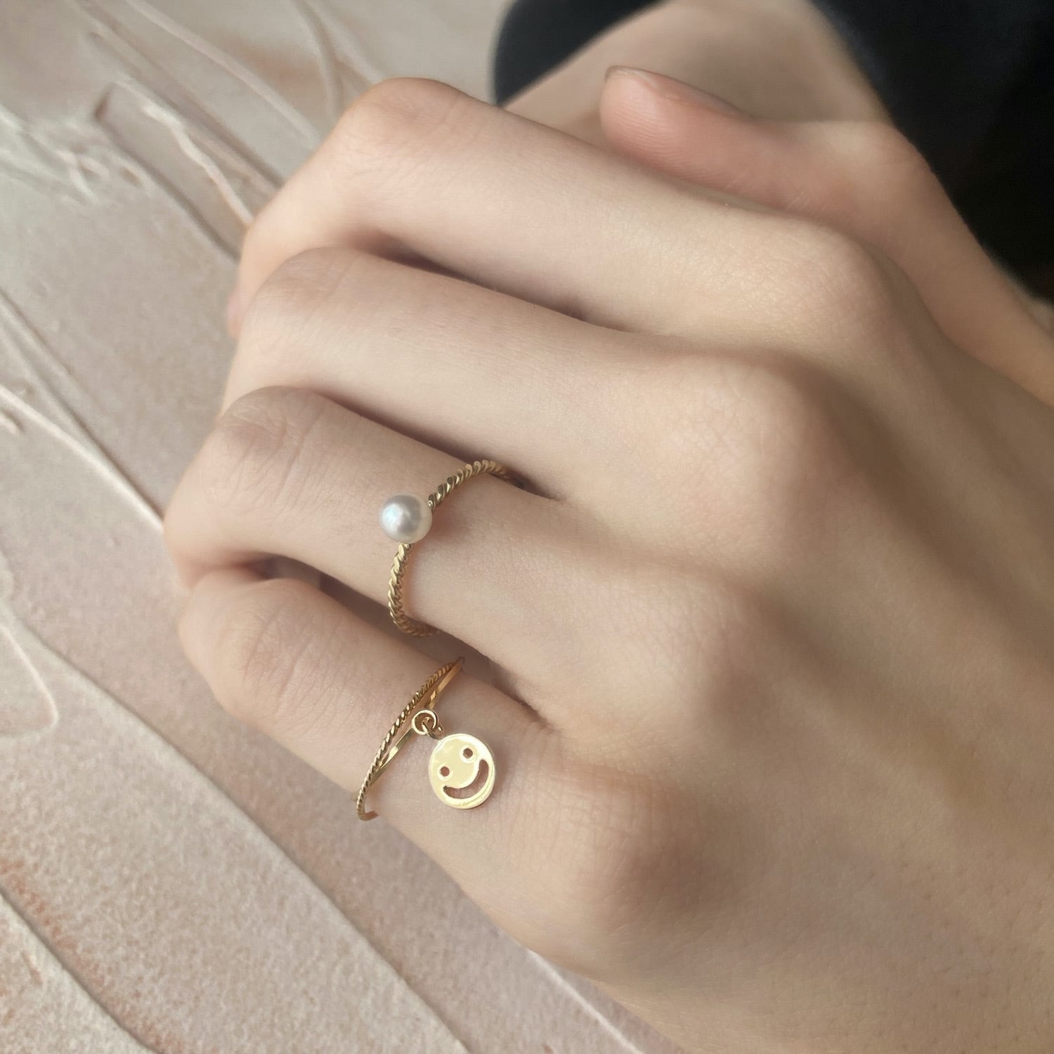 K Lucky Charm Ring ／金製ラッキーチャーム＜ニッコリ＞の２連