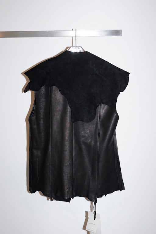 BLACK BIRD - Sleeveless leather jacket | EMA