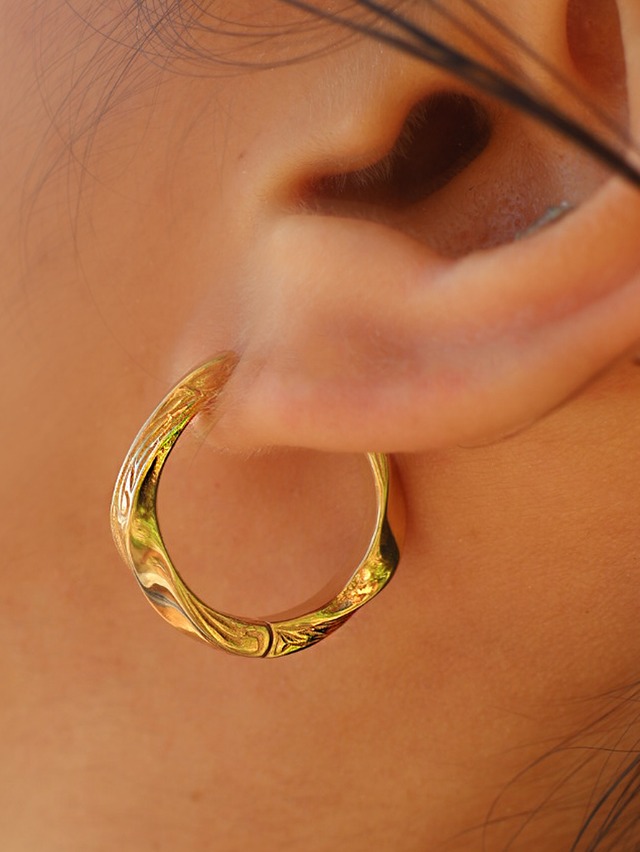 [3/20 21:00新作再販] Wavyピアス [L]《両耳２個セット》