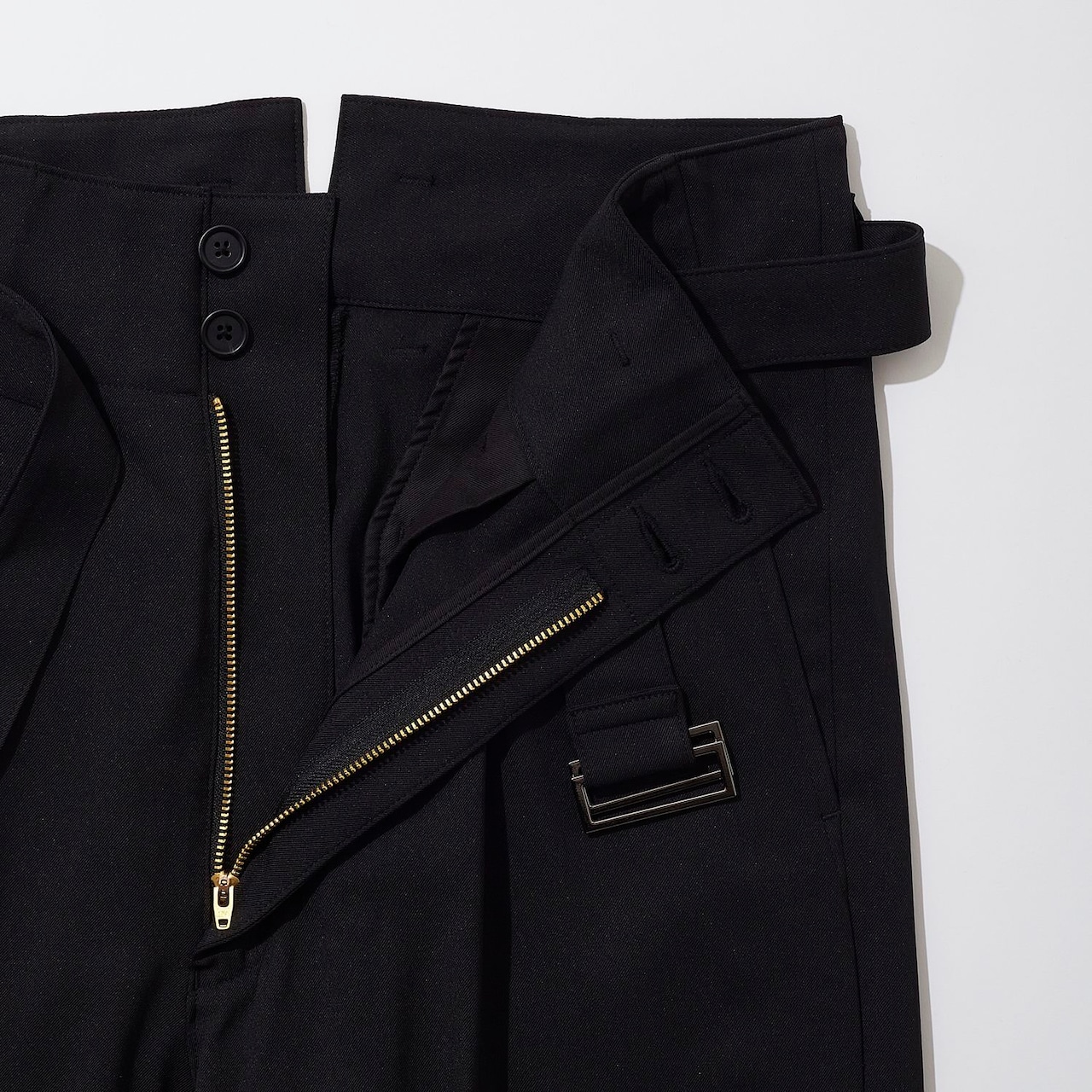 KUON / Single Pleated Belted Trousers