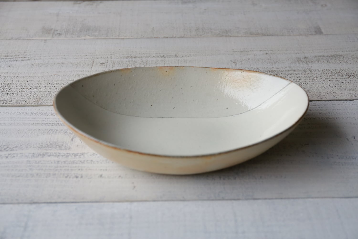 荒鉄線 楕円深鉢 大 | 古谷製陶所