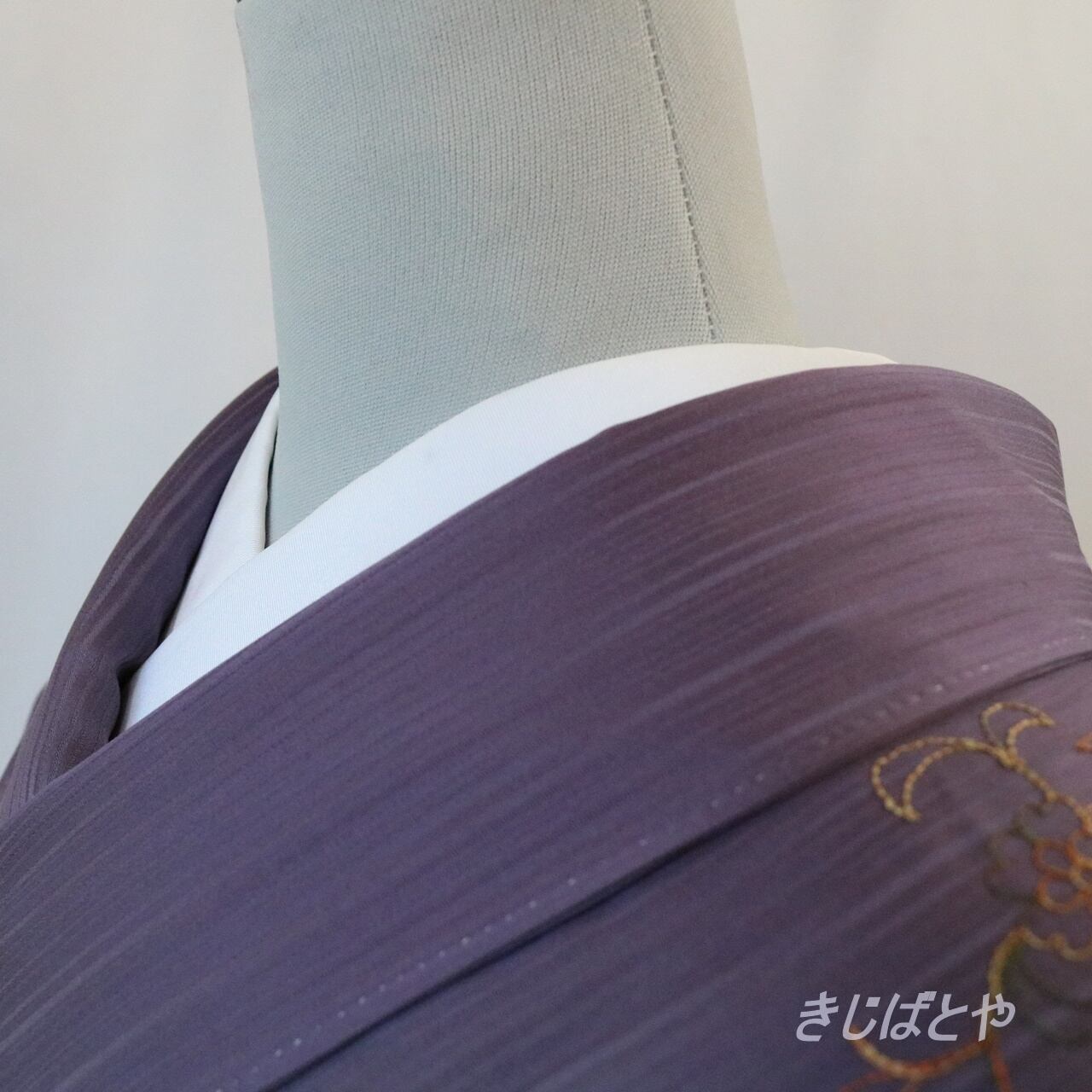 A様ご予約品】正絹綸子 今鶴羽に刺繍の付け下げ 袷 | きじばとや A様ご予約品】正絹綸子 今鶴羽に刺繍の付け下げ 袷 | きじばとや