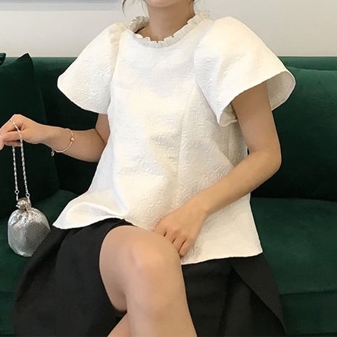 Jacquard frill neck puff sleeve tops
