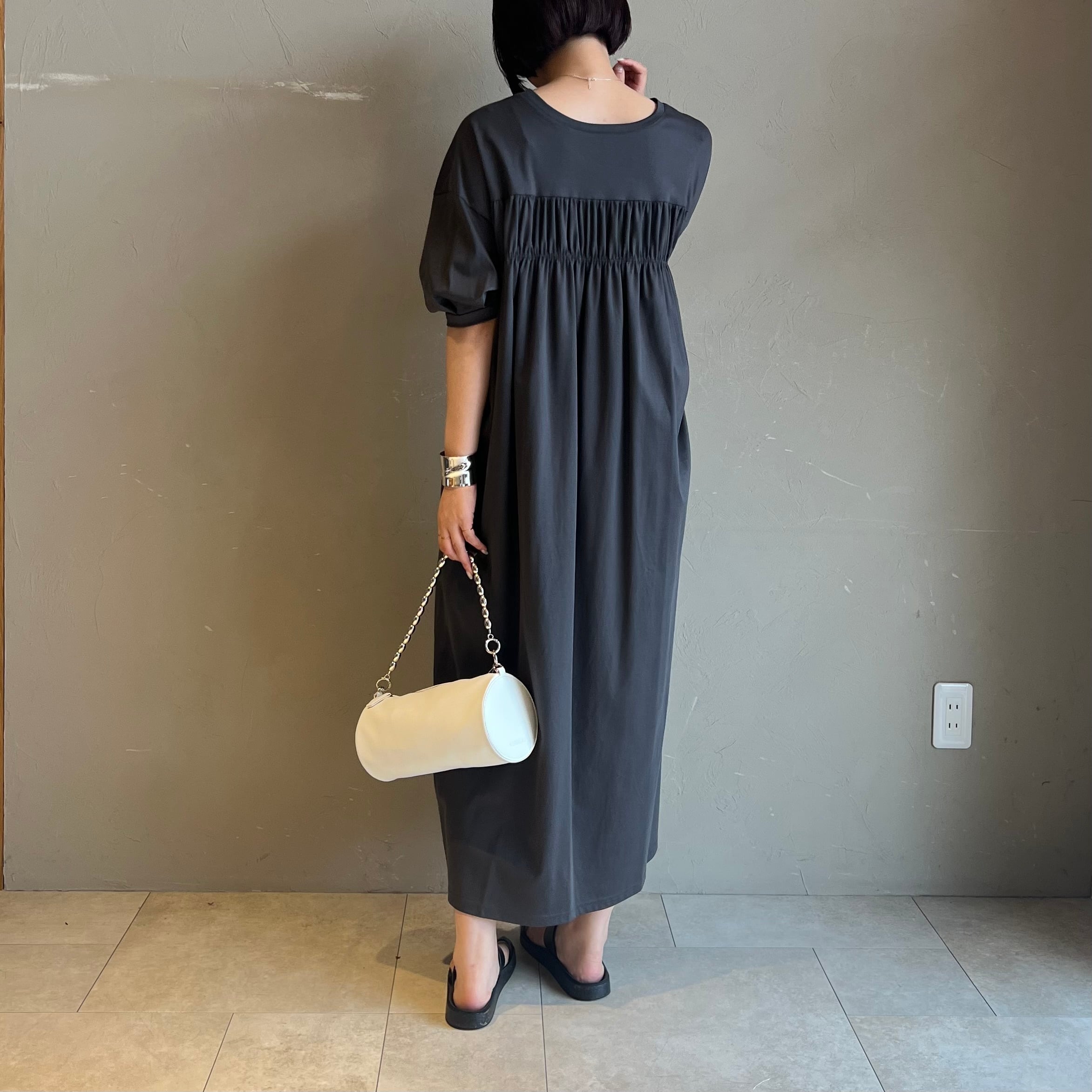QTUME 】2wayシャーリングワンピース | valance 福井｜レディース