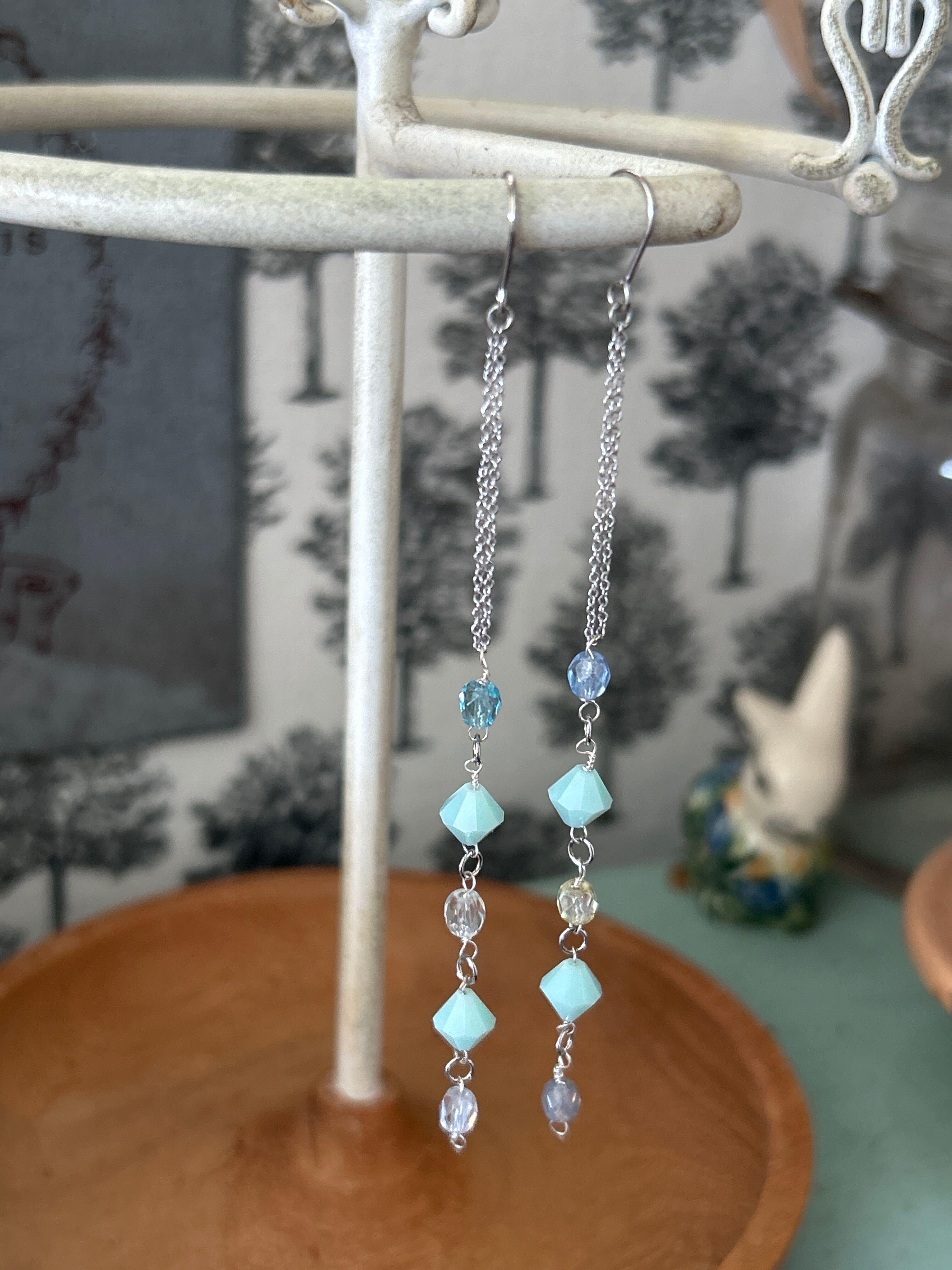 【435】コットンパールとアクリルパーツのピアス／イヤリング 435】コットンパールとアクリルパーツのピアス／イヤリング