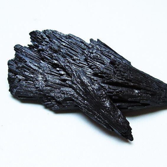 ブラック カイヤナイト 原石 一点物 171-7570