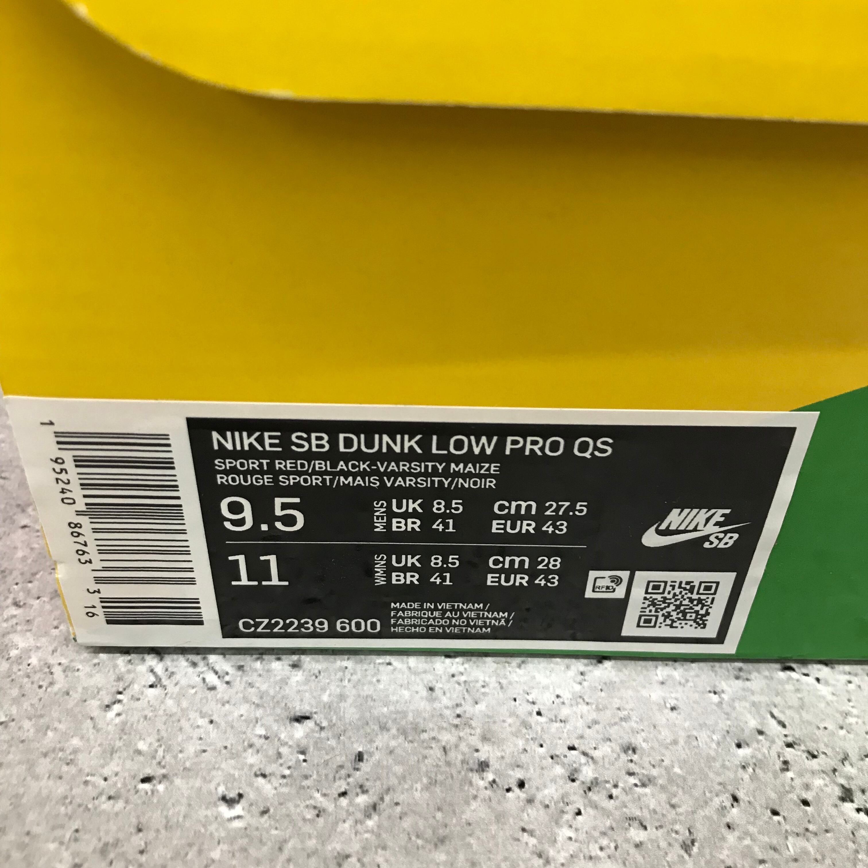 Nike SB Dunk Low Nike SB Dunk Low
