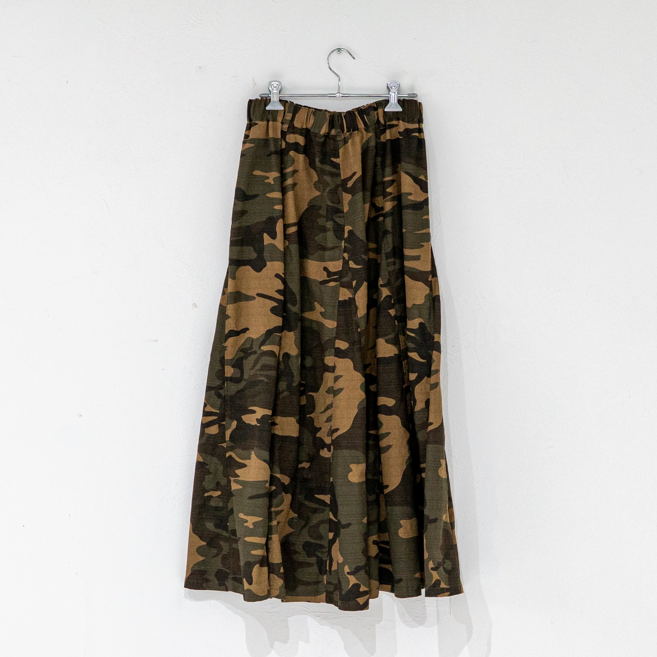 カモフラージュプリントパネルスカート"BLACK"/VENT BLANK/スカート/迷彩柄/フレアスカート/迷彩スカート
