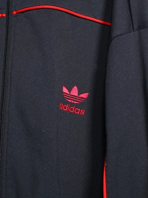 ”adidas” red piping and sleeve 刺繍 logo design track jacket