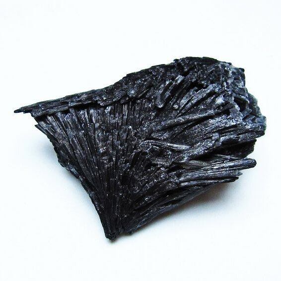 ブラック カイヤナイト 原石 一点物 171-7592