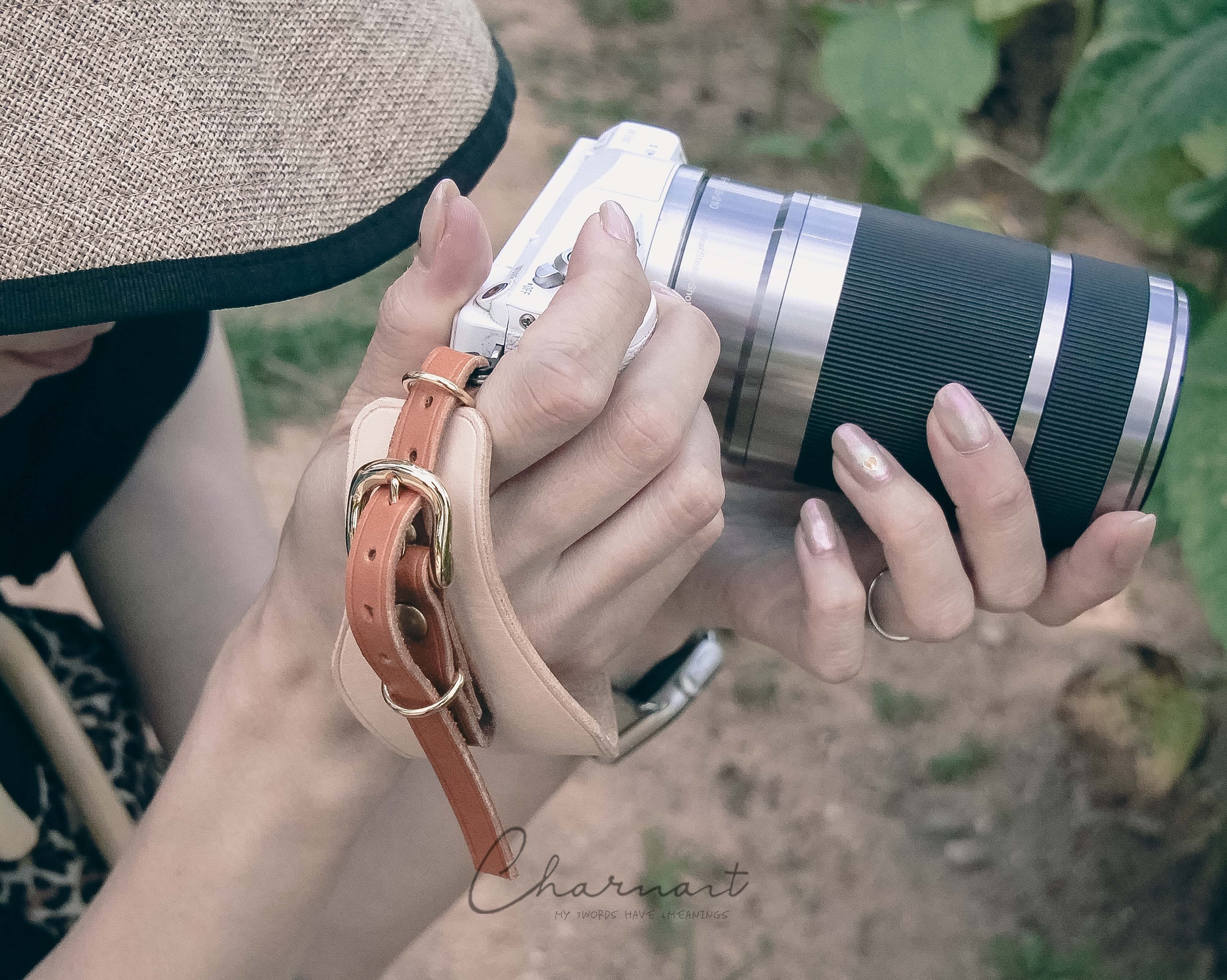 カメラハンドストラップ/一眼レフ・ミラーレス対応 | atelier CHARMANT