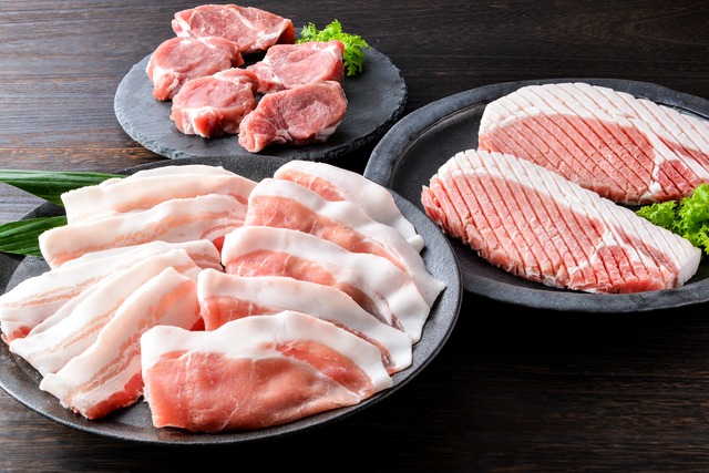 Theさつまオリジナル鎌田黒豚農場よくばりセット（バラ肉、モモ肉、ヒレカツ用肉、とんかつ用肉）