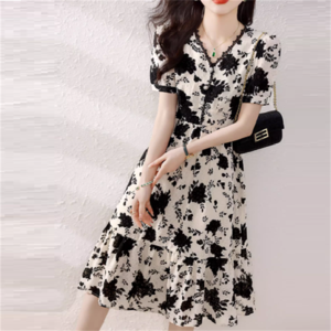 【送料無料】 ワンピース ロングワンピ ロング ひざ丈 袖あり 半袖 Vネック Aライン フレア ボタン パール 真珠 キラキラ 薄手生地 エレガント 可愛い 大人可愛い きれいめ シンプル カジュアル シック コンサバ 華やか 大人 上品 おしゃれ お洒落 レトロ 主役級 こなれ感 高見え 高級感 花柄 夏 レディース 女性用 ママ 20代 30代 40代 デート お出かけ 女子会 お呼ばれ 休日 お茶会 授業参観 着回し 普段使い ファッション コーデ スタイル 楽ちん 体型カバー プチプラ 着痩せ