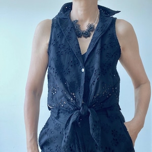 RINASCIMENTO ブラックコットンカットレースノースリーブブラウスITALY ：RIN129288 ¥24,000＋tax