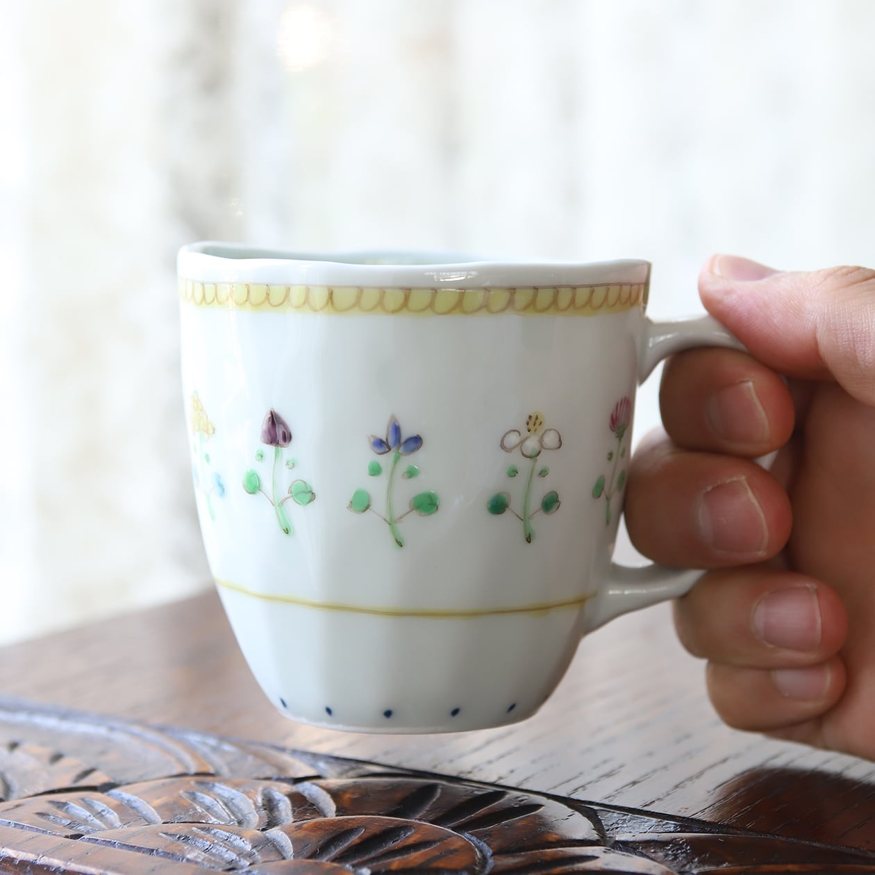 藍水「花暦（黄色）マグカップ(大)」 うつわ藍水 波佐見焼 | にっこう