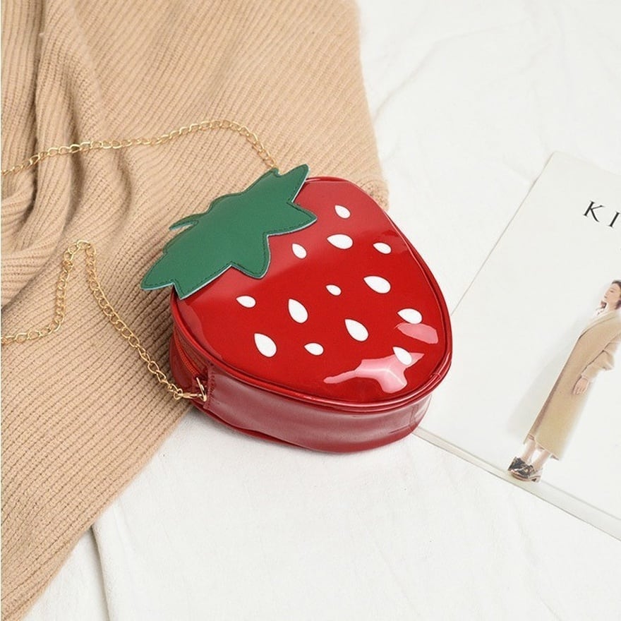 ♡いちご♡　ふわコロショルダー　オーダー品 甘ロリ いちご型チェーン付きロリータショルダーバッグ 3色 | ロリータ