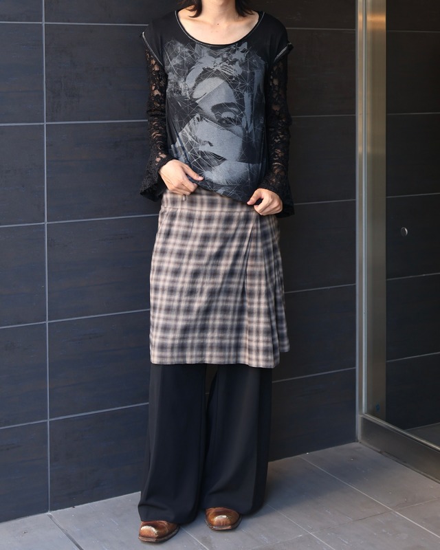 Side gathered check skirt
