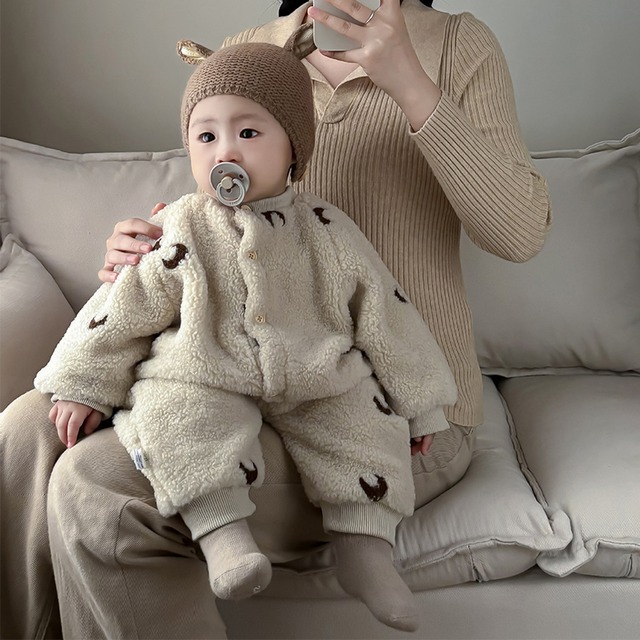 【BABY&KID】冬作モコモコ月柄裏起毛連体服